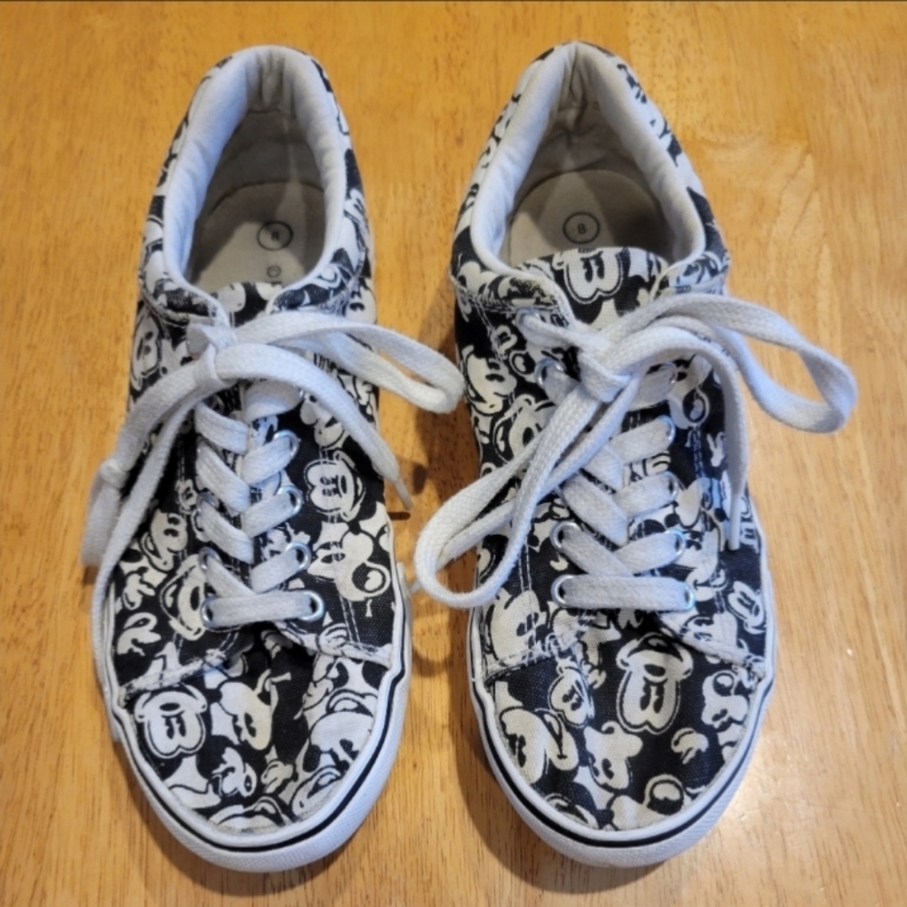 Mickey mouse  canvas shoes  size 8